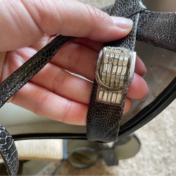 Gucci Lizard T-Strap Heel Sandals Sz 9 Block Heel Crystals FLAWS-missing crystal - Picture 13 of 15